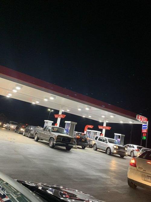 "Gas Run Has Begun" Fuel Stations Run Dry Amid Hacked Pipeline